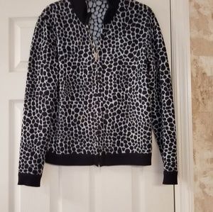 Knit bomber styled jacket.